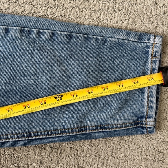 PrettyLittleThing Mom Jeans - Picture 6 of 6